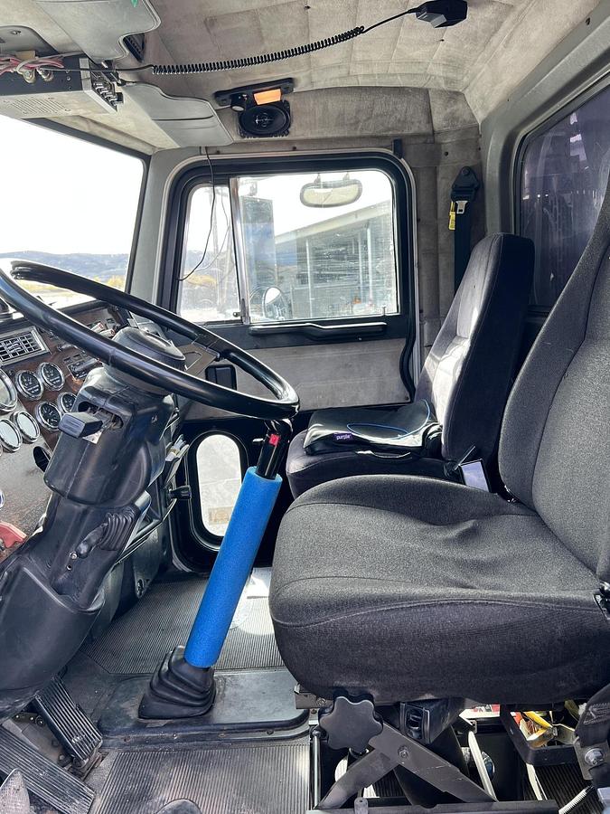 Used 2000 PETERBILT 357