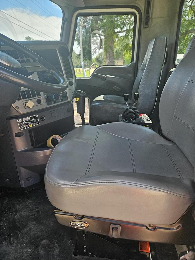 Used 2012 MACK GU713