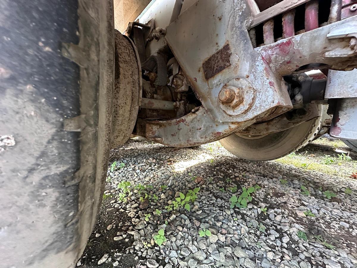 Used 1997 ADVANCE Front Discharge Mixer