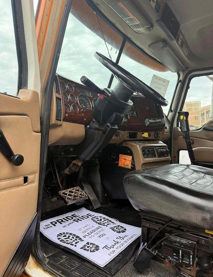 Used 2005 MACK CV713