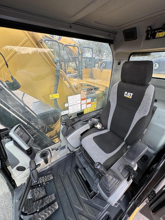 Used 2017 CATERPILLAR 320 EL