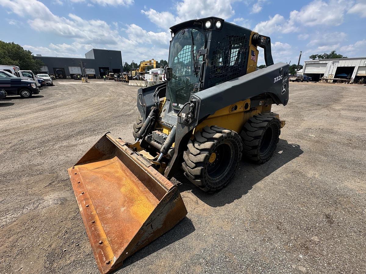 Used 2017 DEERE 332G
