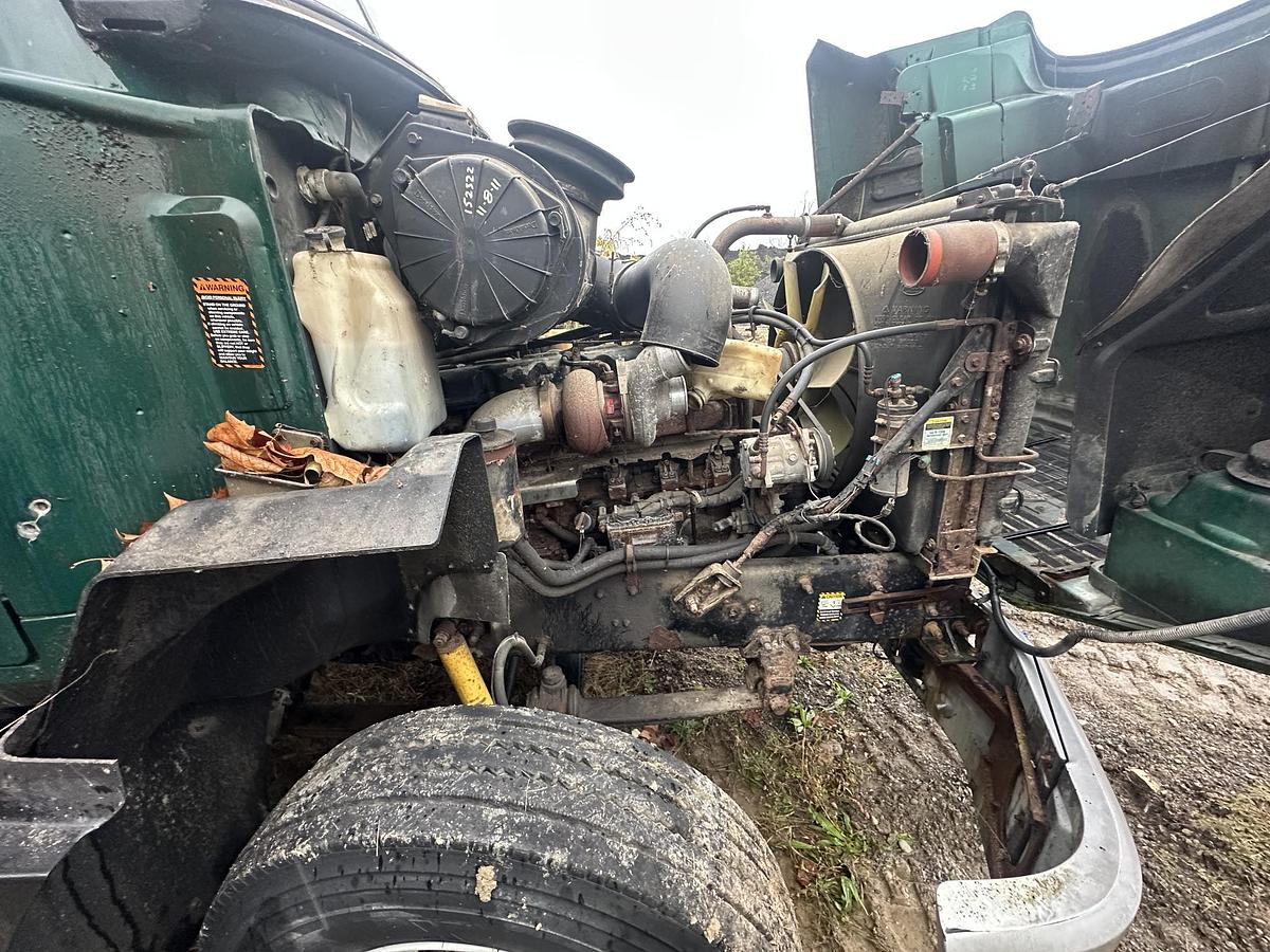 Used 2000 MACK CH612