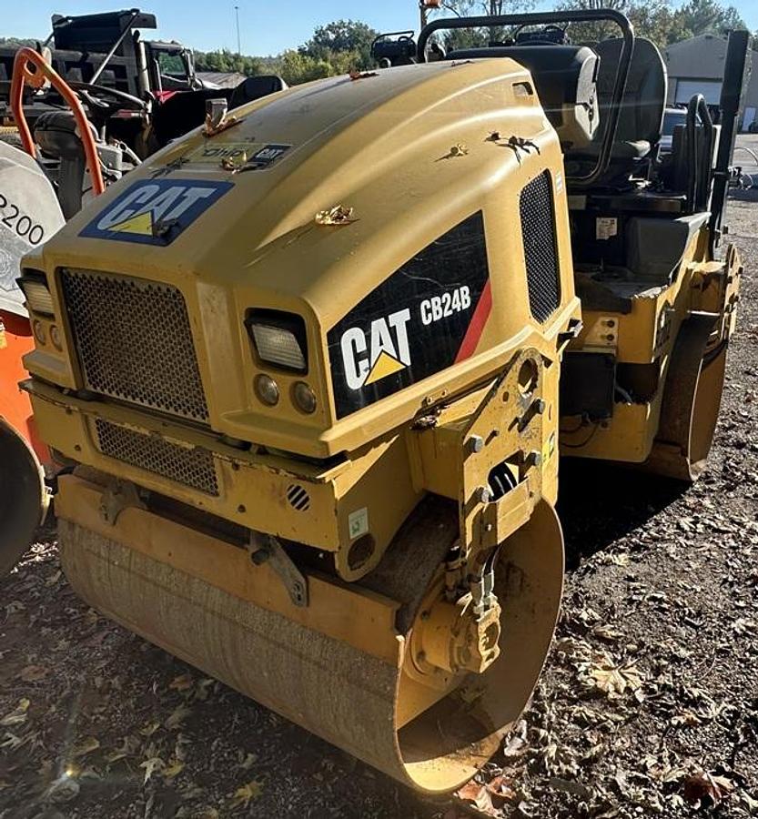 Used 2018 CATERPILLAR CB24B