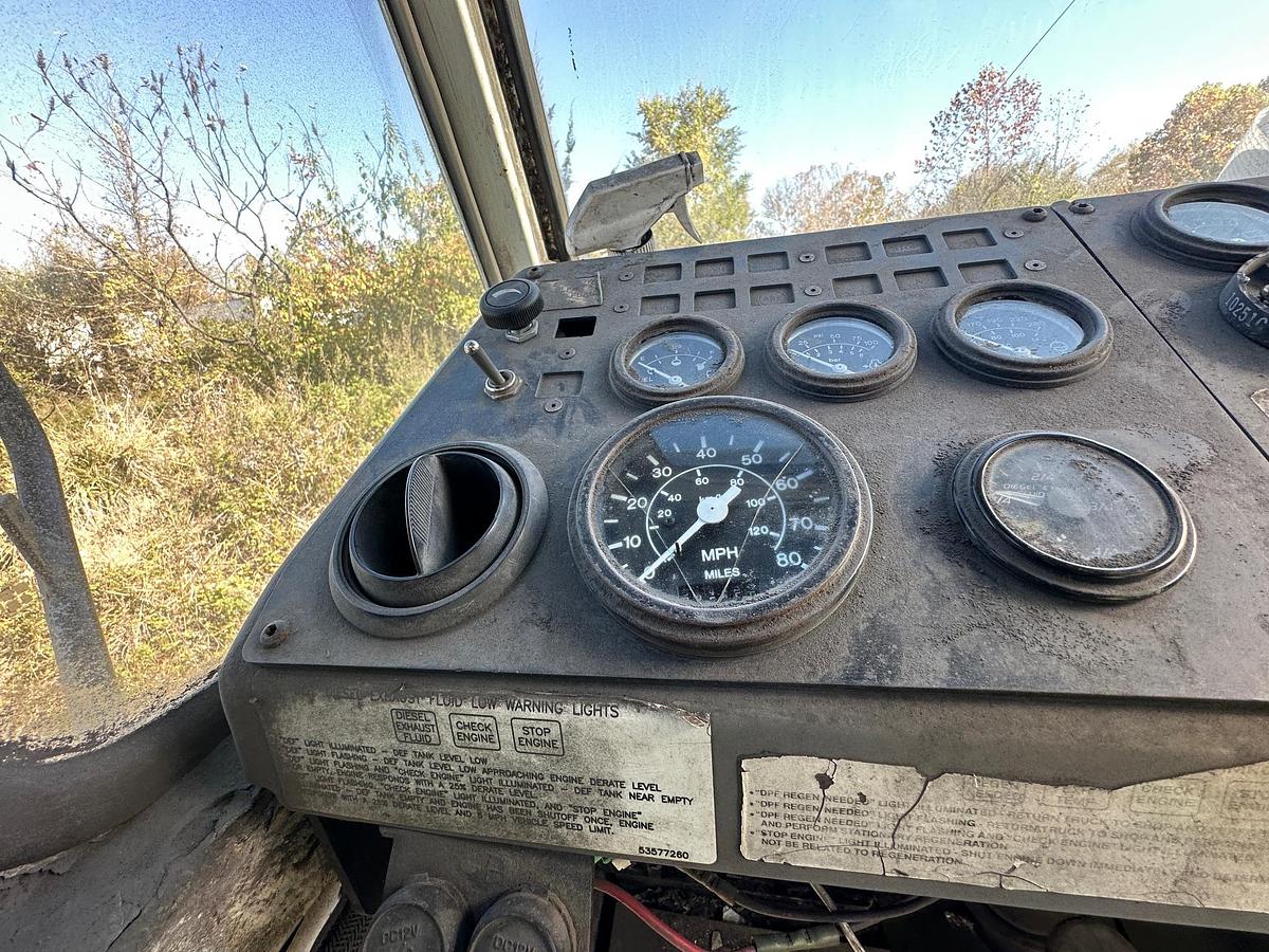 Used 2011 OTTAWA Yard Spotter