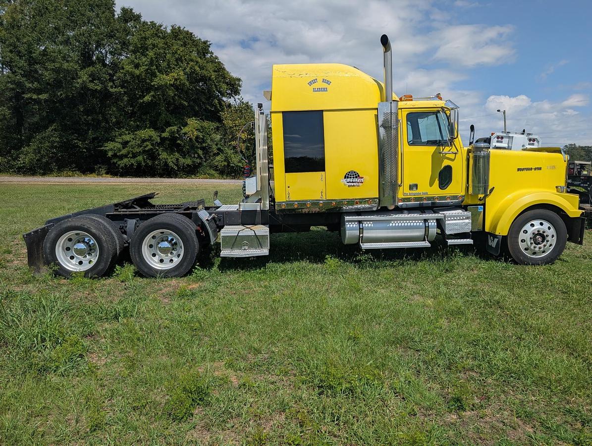 Used 2004 WESTERN STAR 4900