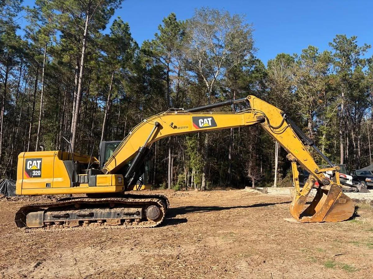 Used 2019 CATERPILLAR 320