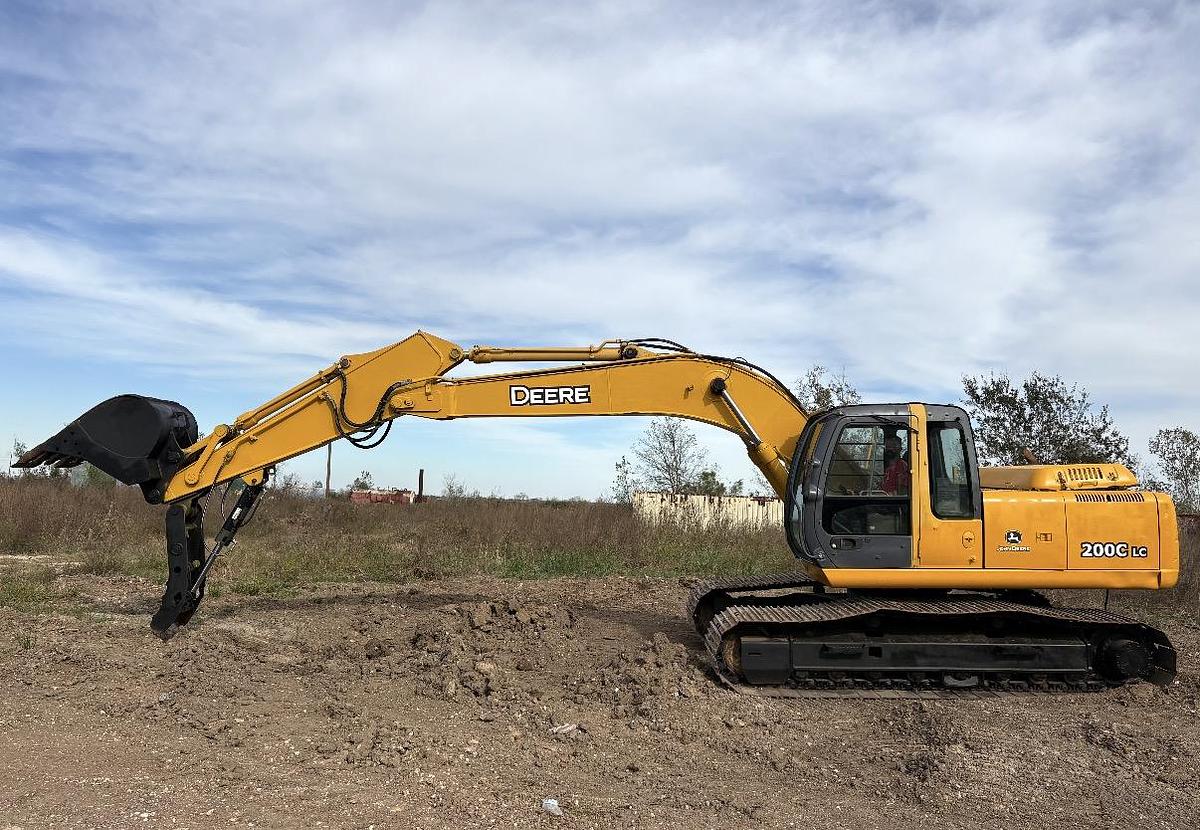 Used 2005 DEERE 200C-LC