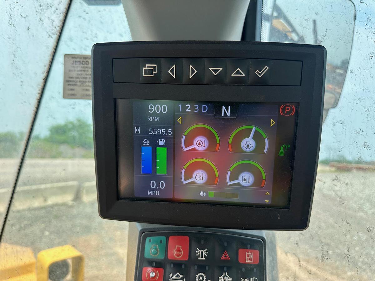 Used 2020 DEERE 744L