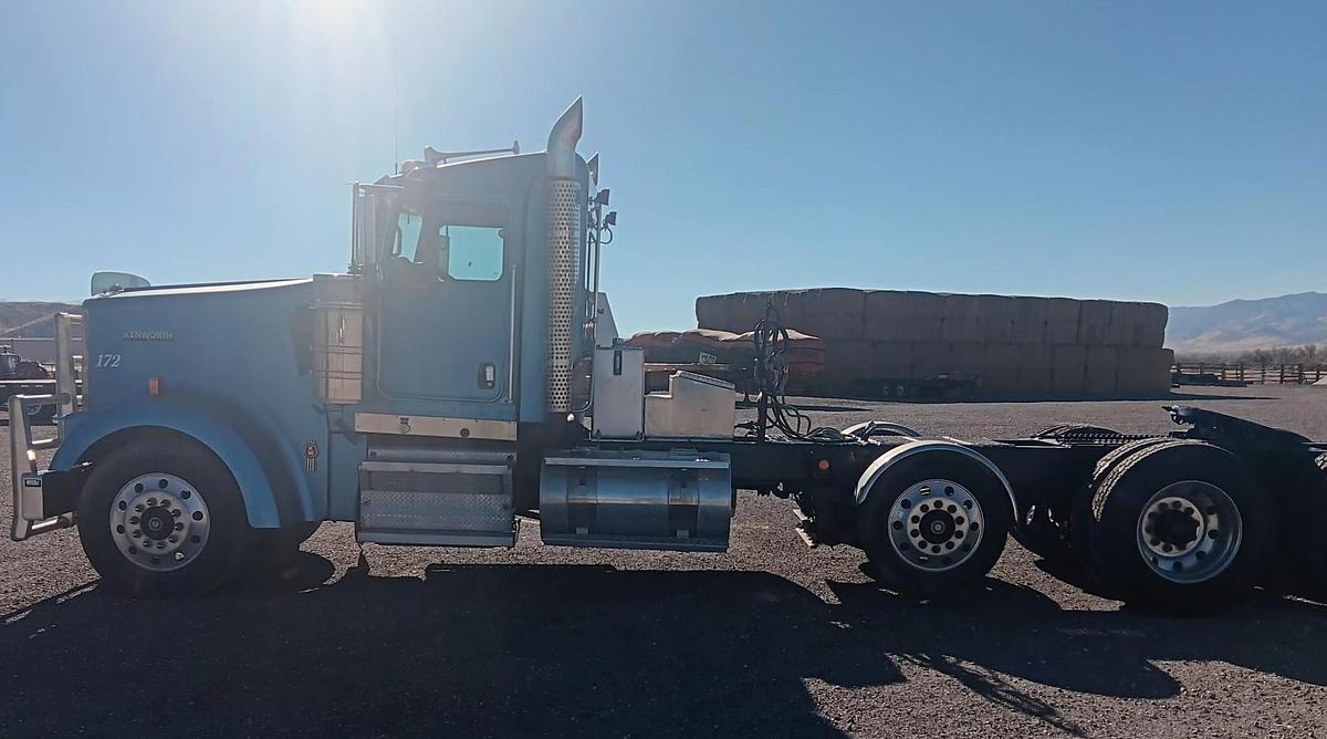 Used 2009 KENWORTH W900