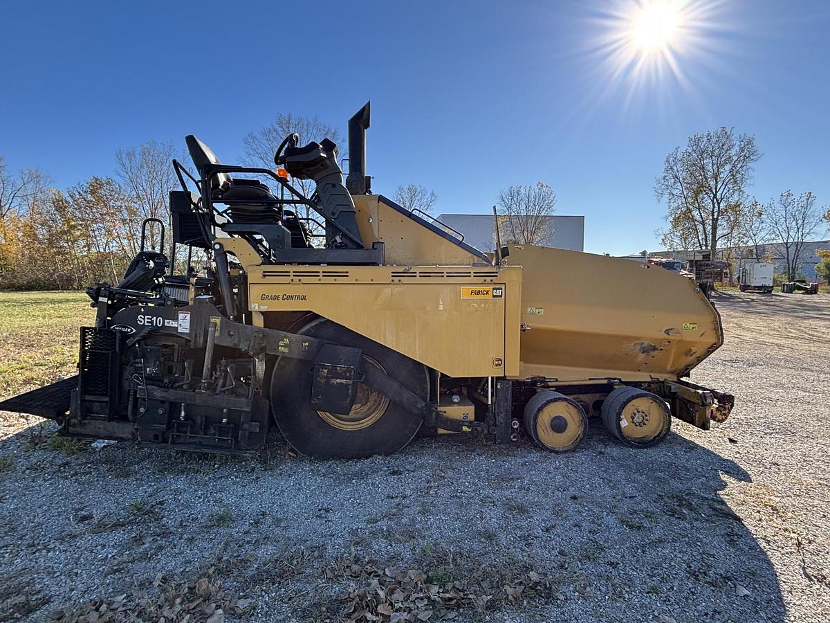 Used 2019 CATERPILLAR AP1000F