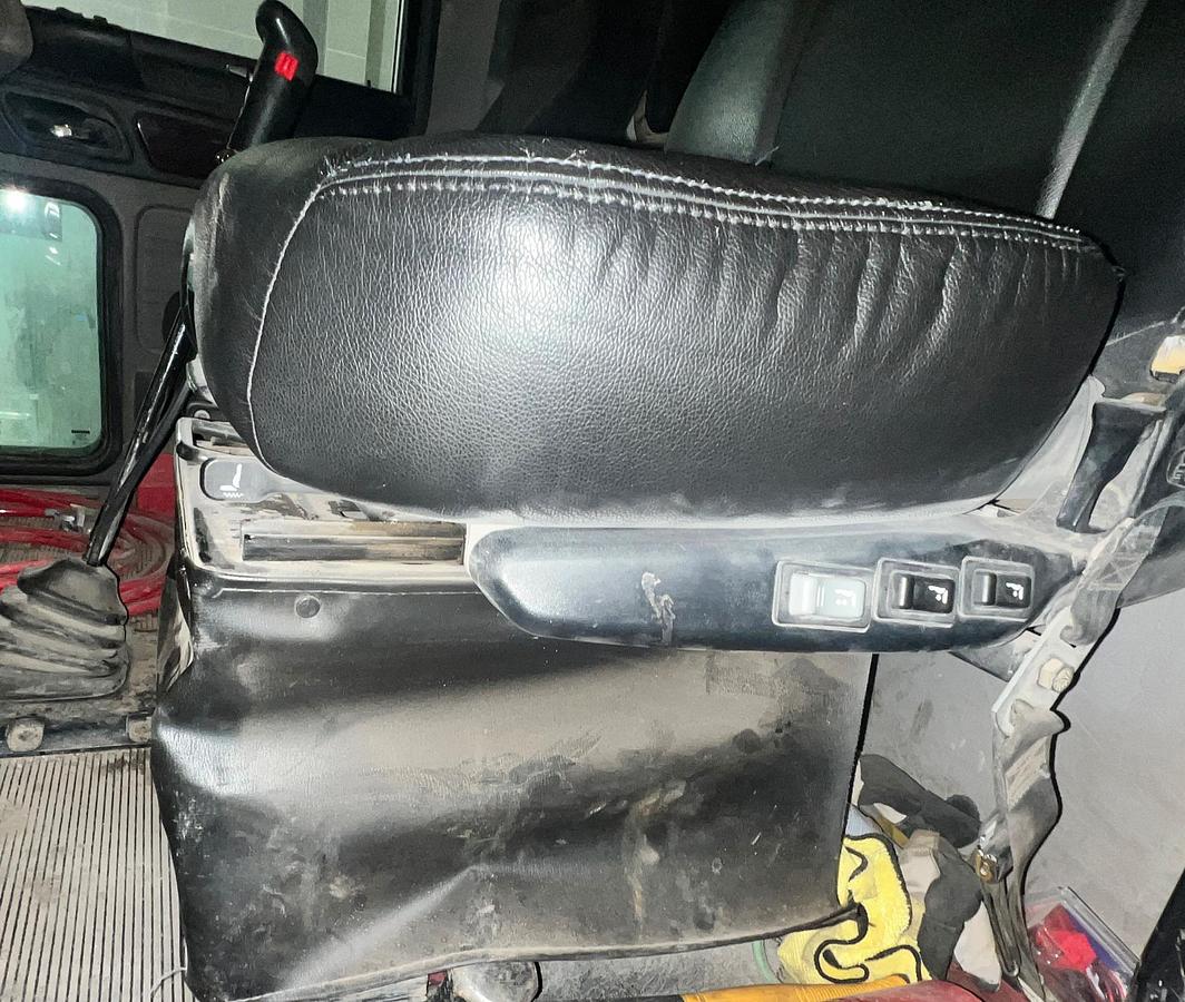 Used 2012 PETERBILT 388 Dump truck