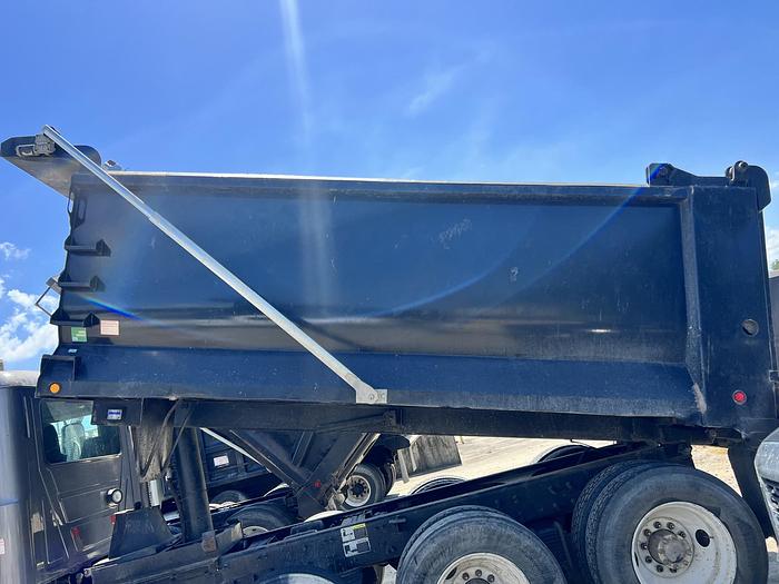 Used 2015 MACK GU713