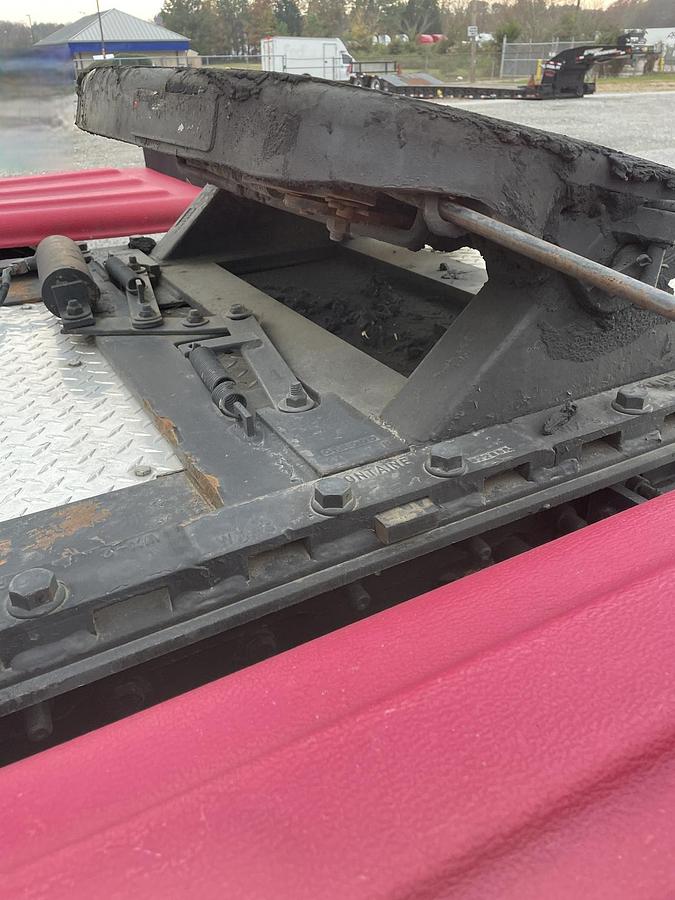 Used 2001 MACK CHU613