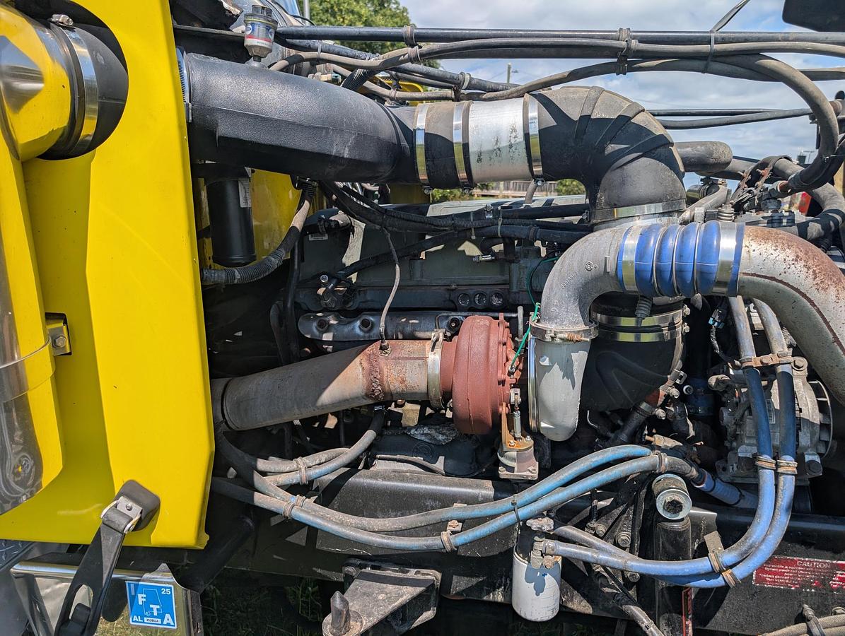 Used 2004 WESTERN STAR 4900