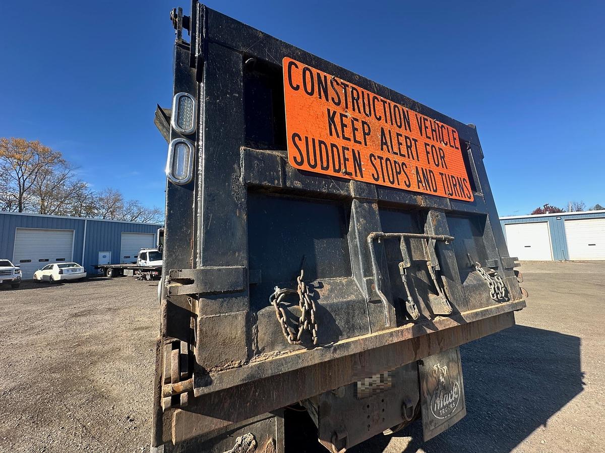 Used 2006 MACK Granite CV713