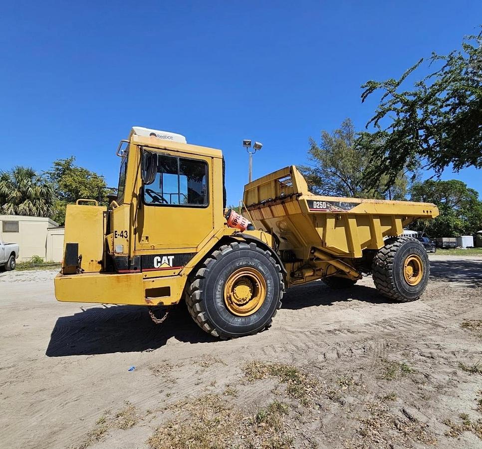 Used 1994 CATERPILLAR D25D