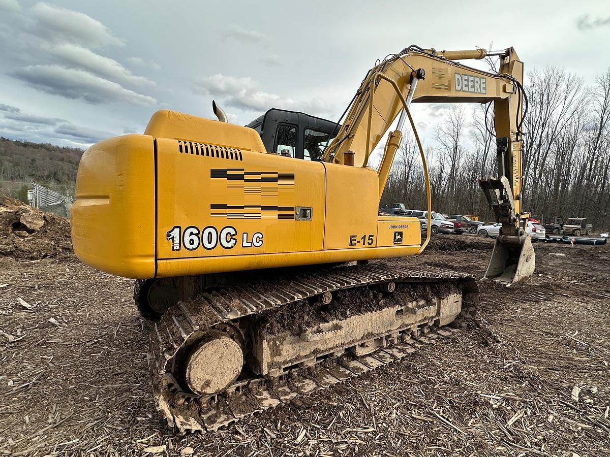 Used 2005 DEERE 160C LC