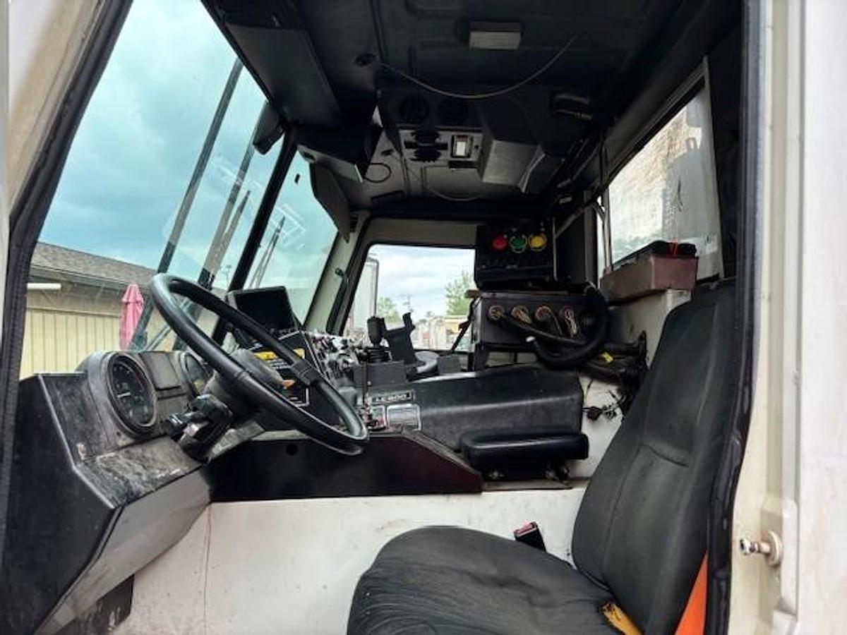 Used 2008 MACK LEU 613