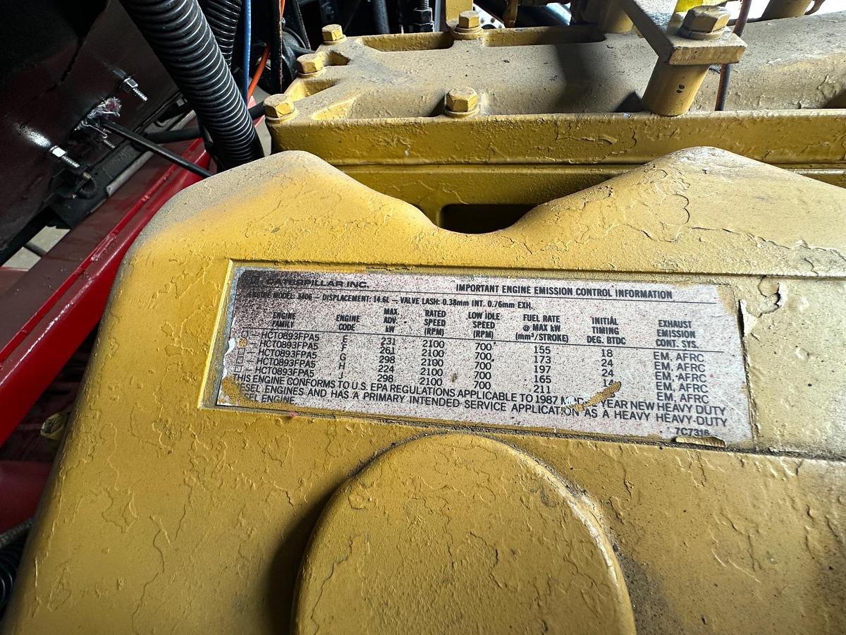 Used 1997 AUTOCAR DK6 Tilt Nose