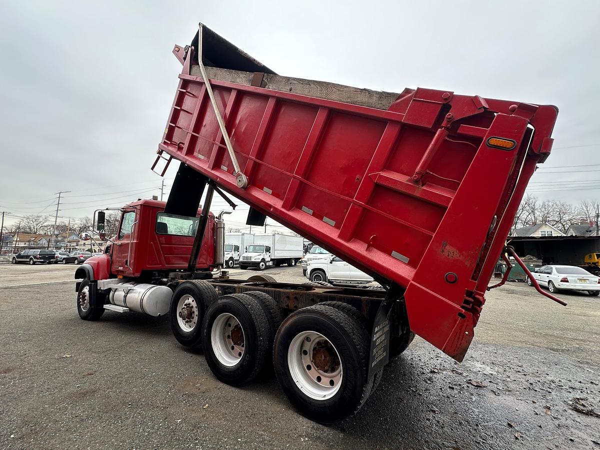 Used 2005 MACK Granite CV713