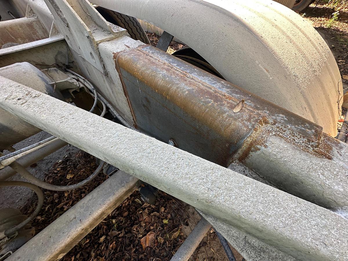 Used 1972 FRUEHAUF Bulk Trailer