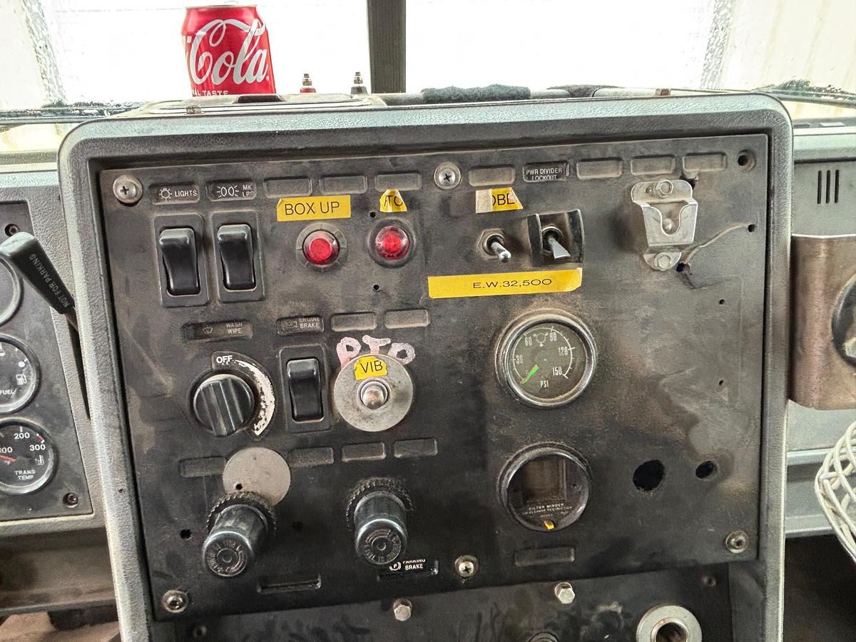 Used 1995 MACK CL713