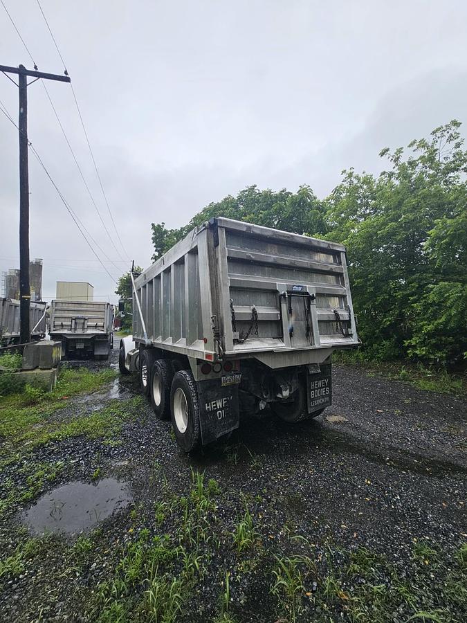 Used 2018 PETERBILT 365