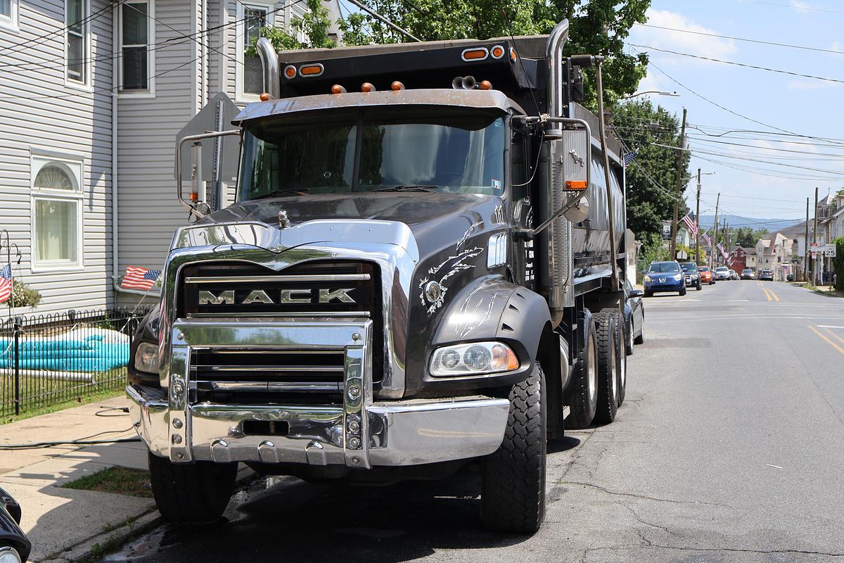 Used 2006 MACK CT713 Granite