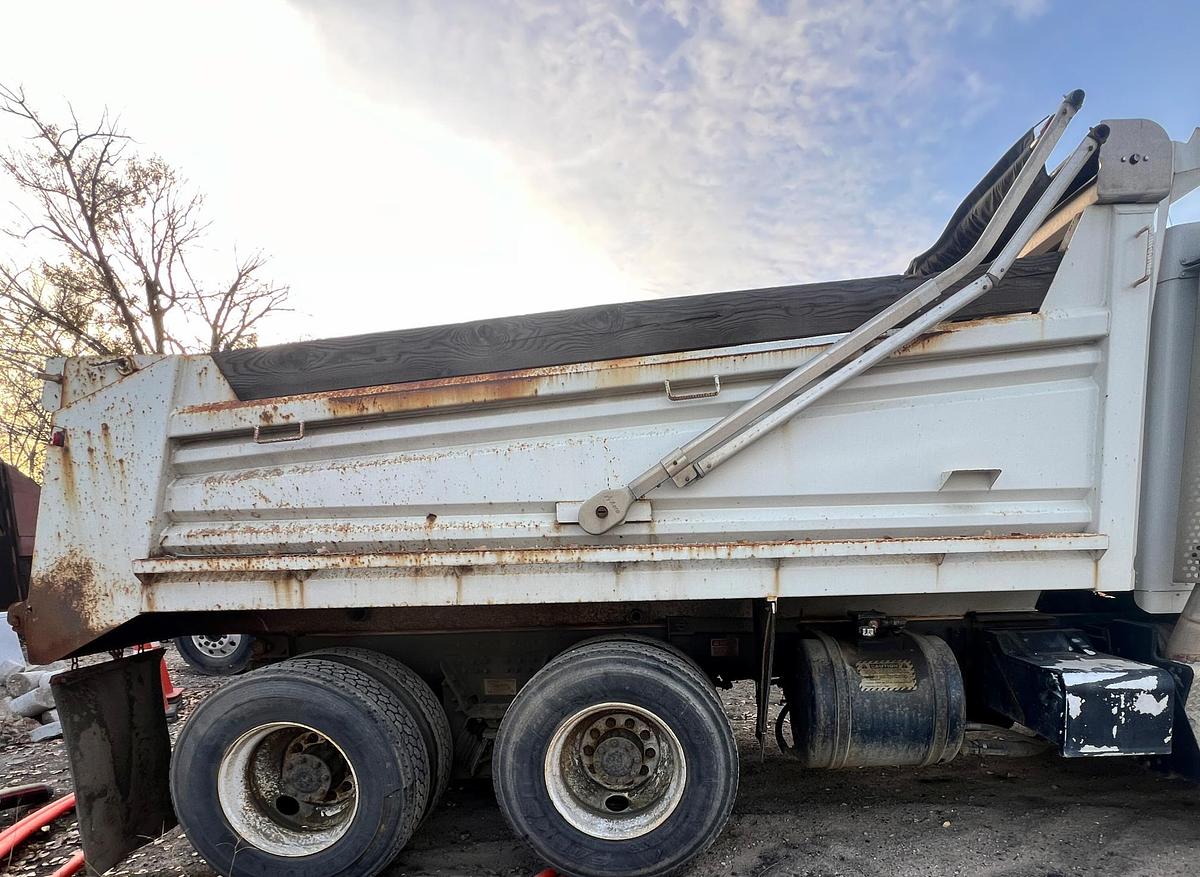 Used 2013 KENWORTH t800