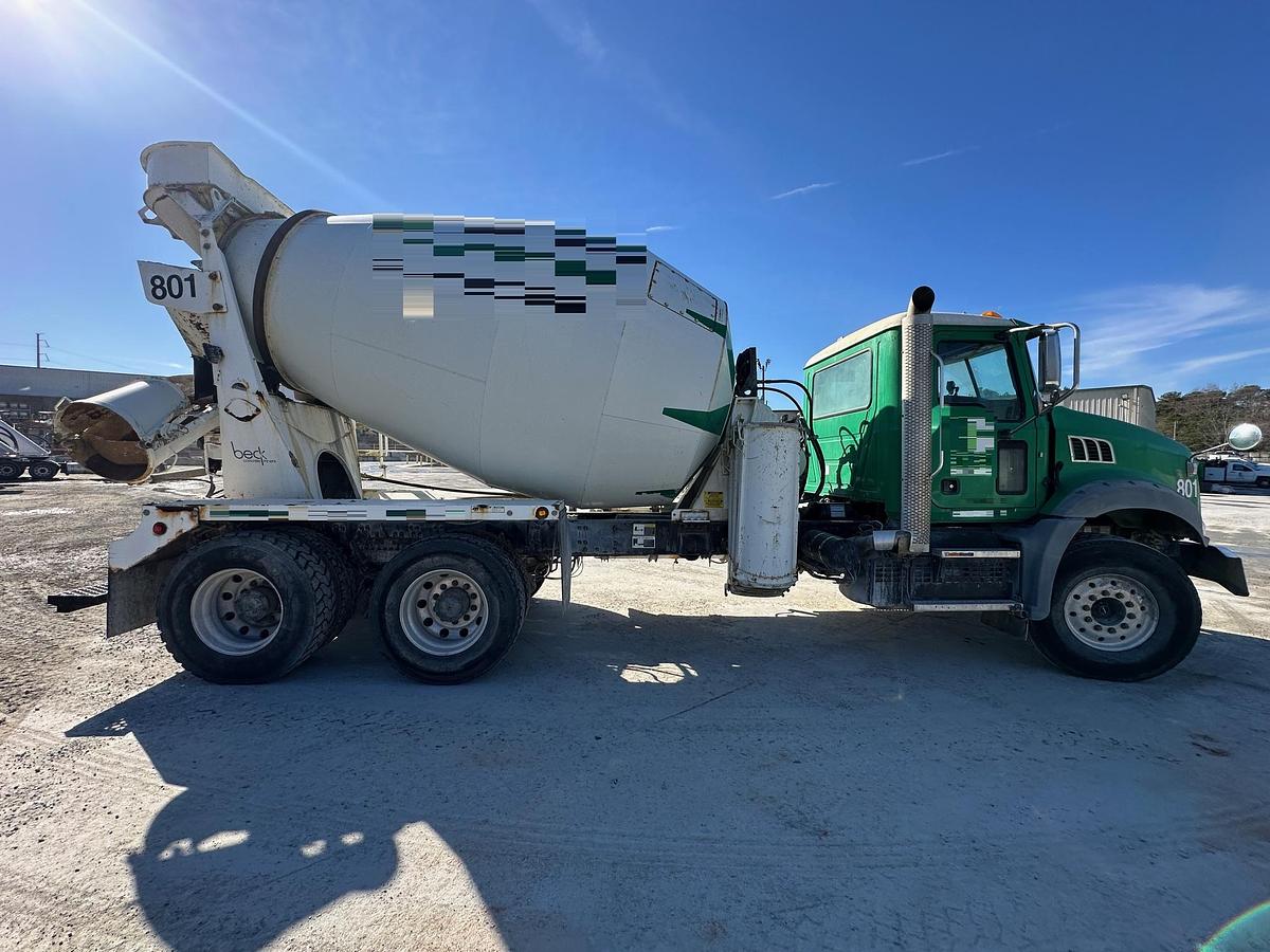Used 2019 MACK GR64B