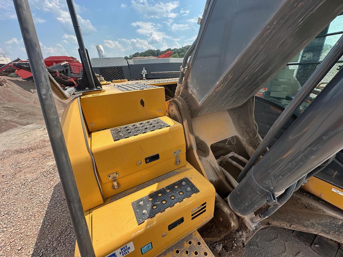 Used 2018 DEERE 380G LC