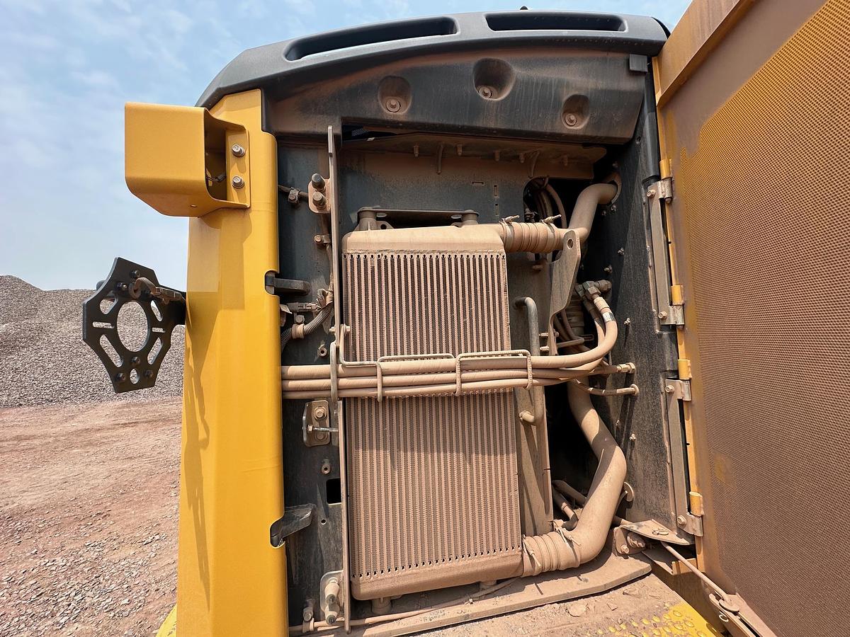 Used 2023 DEERE 744P