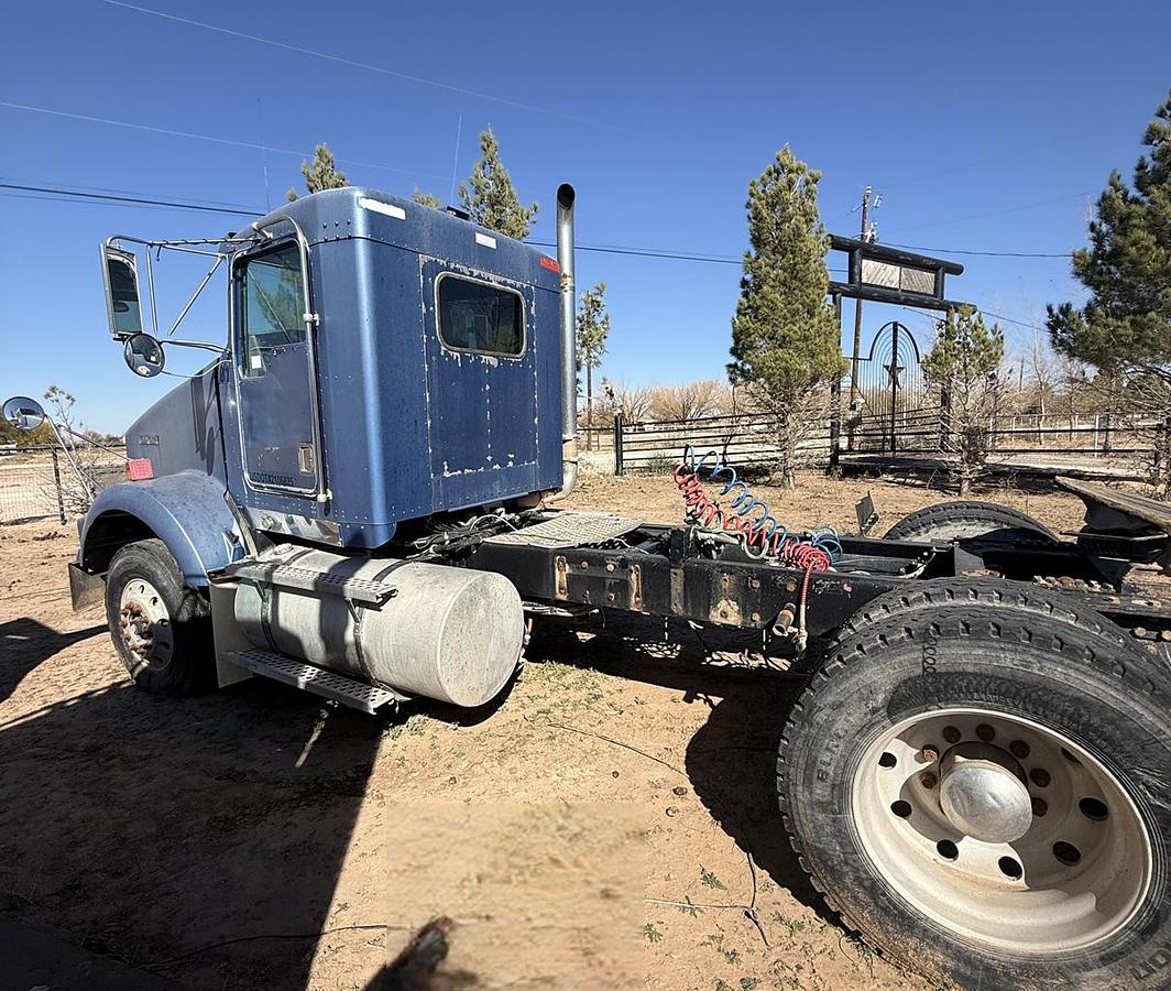 Used 2002 KENWORTH T800