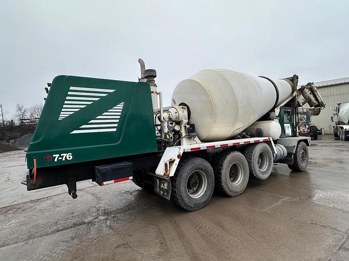 Used 2007 PHOENIX Front Discharge Mixer