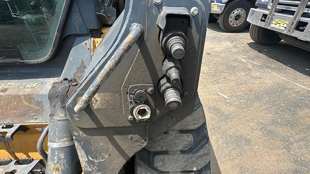 Used 2017 DEERE 330G