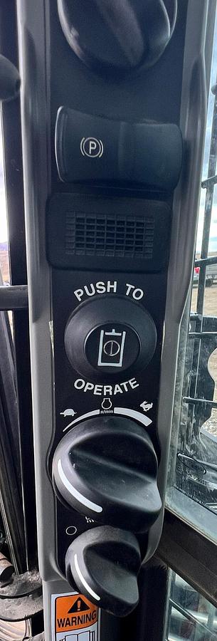 Used 2023 CASE dl550