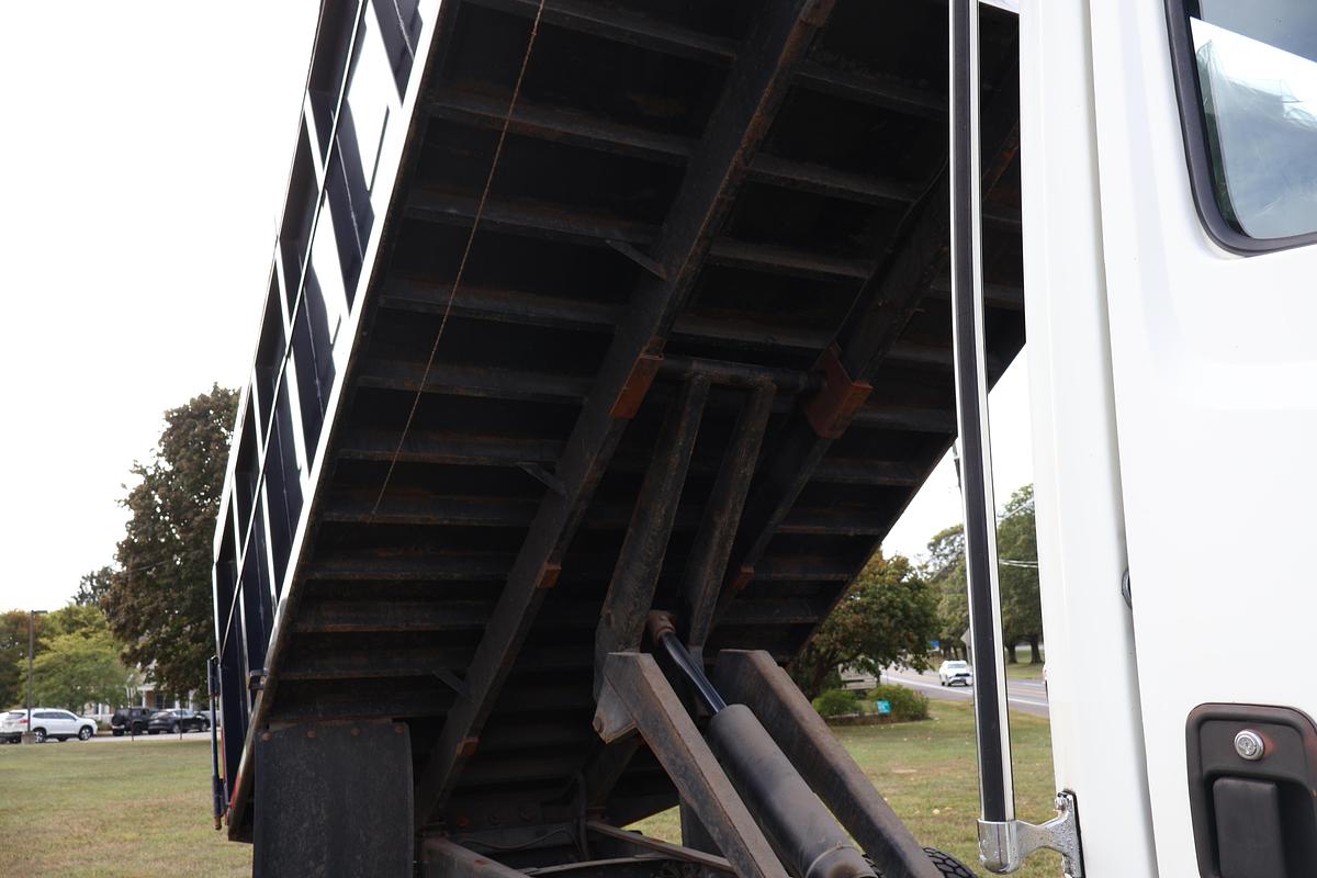 Used 2003 FREIGHTLINER FL70