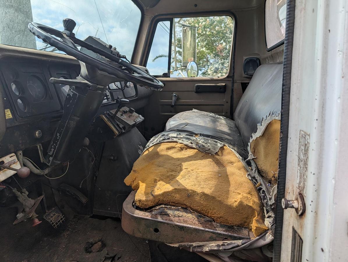 Used 1985 INTERNATIONAL S1900