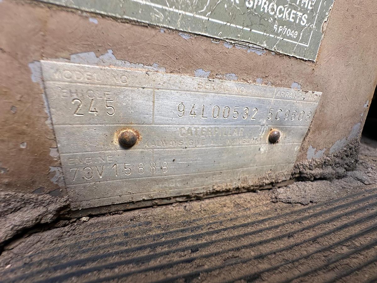 Used 1983 CATERPILLAR 245