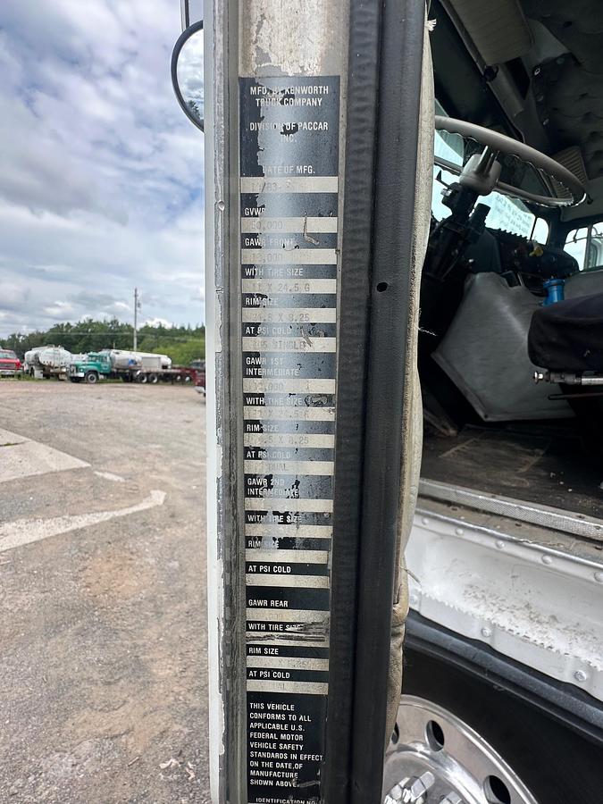 Used 1984 KENWORTH K100 AeroDyne