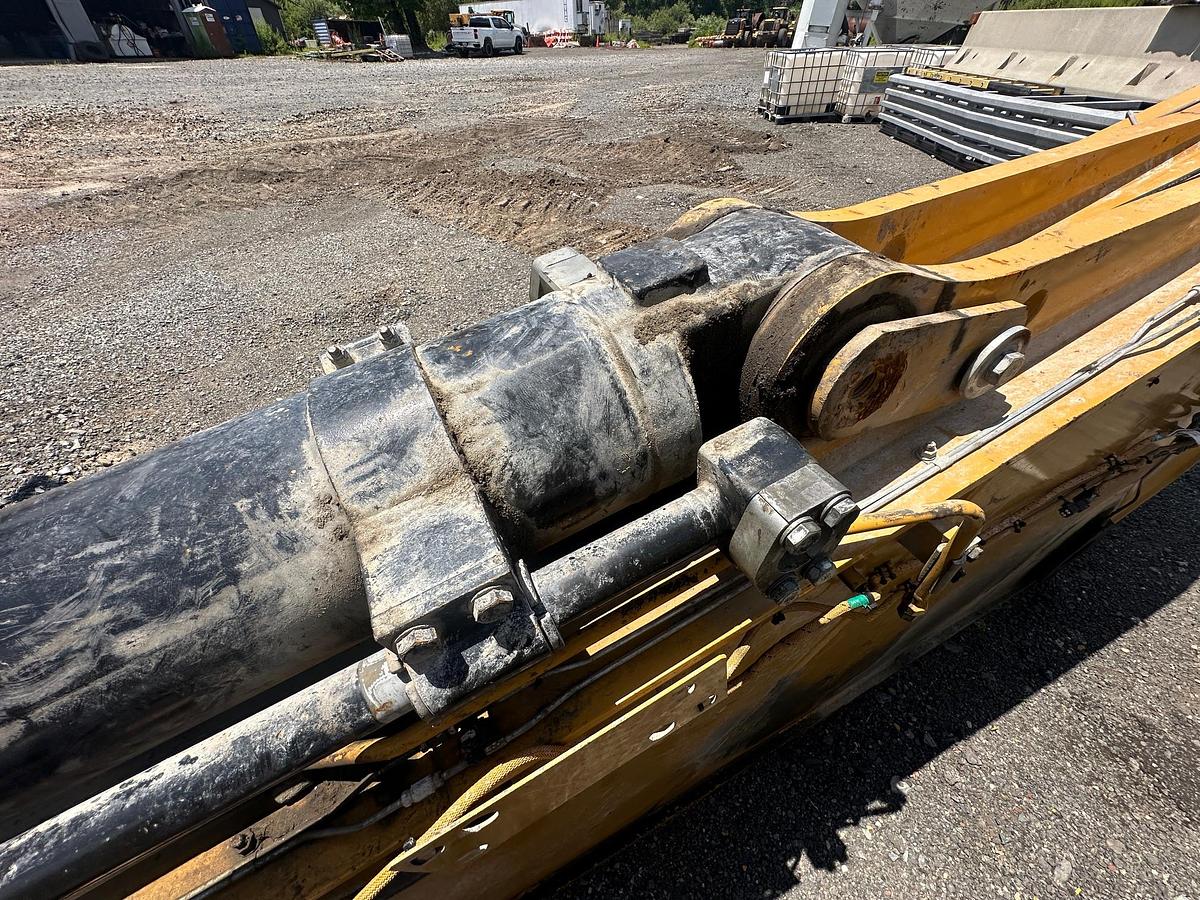 Used 2022 CATERPILLAR 374