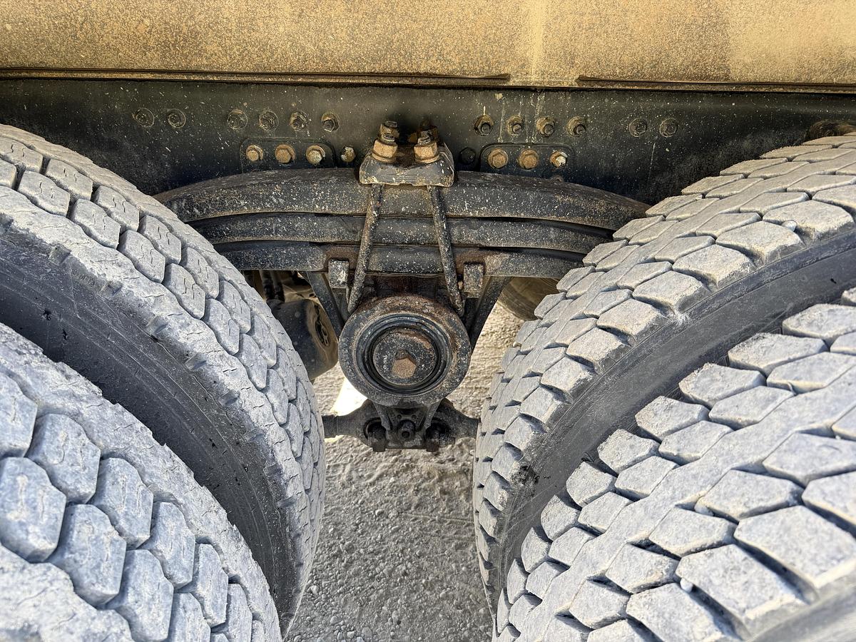 Used 2016 VOLVO VHDNC64RN