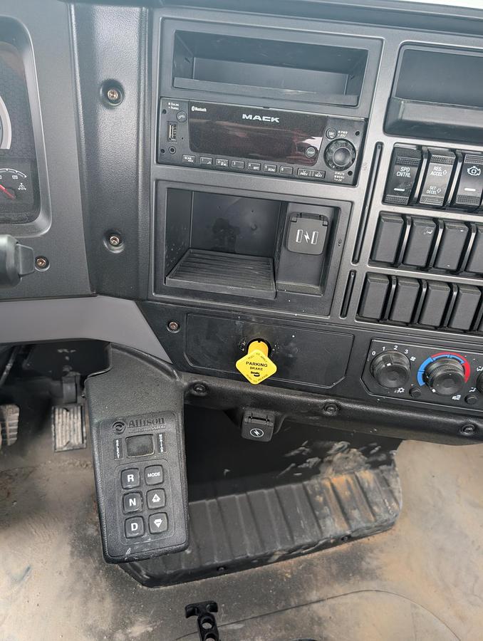 Used 2024 MACK MD