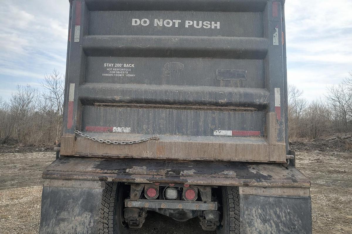 Used 2013 MACK Granite CU713