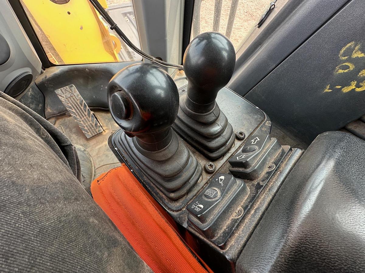 Used 2023 DEERE 744P