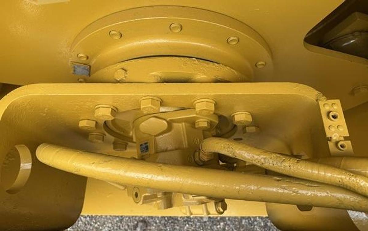 Used 2004 CATERPILLAR CP-563E