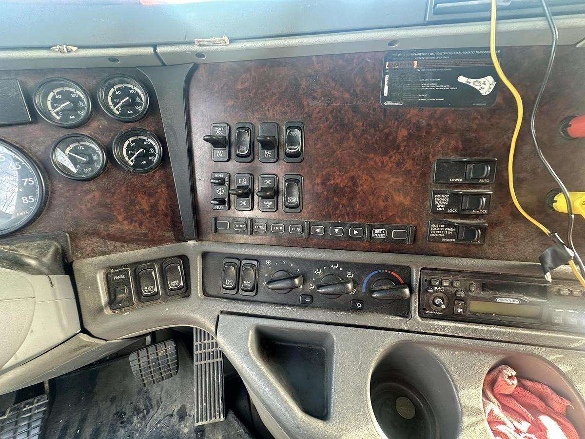 Used 2006 FREIGHTLINER Cascadia