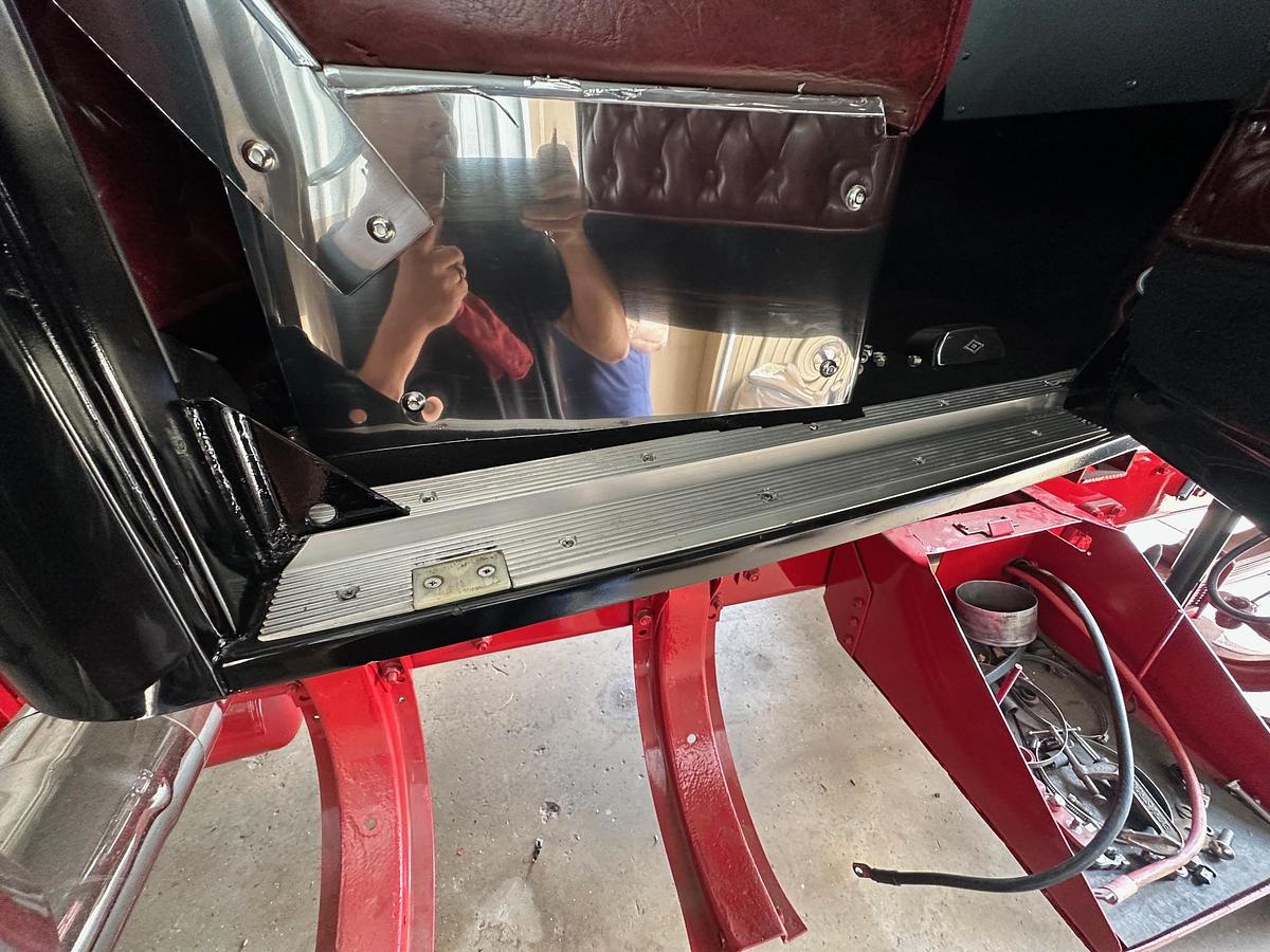 Used 1997 AUTOCAR DK6 Tilt Nose