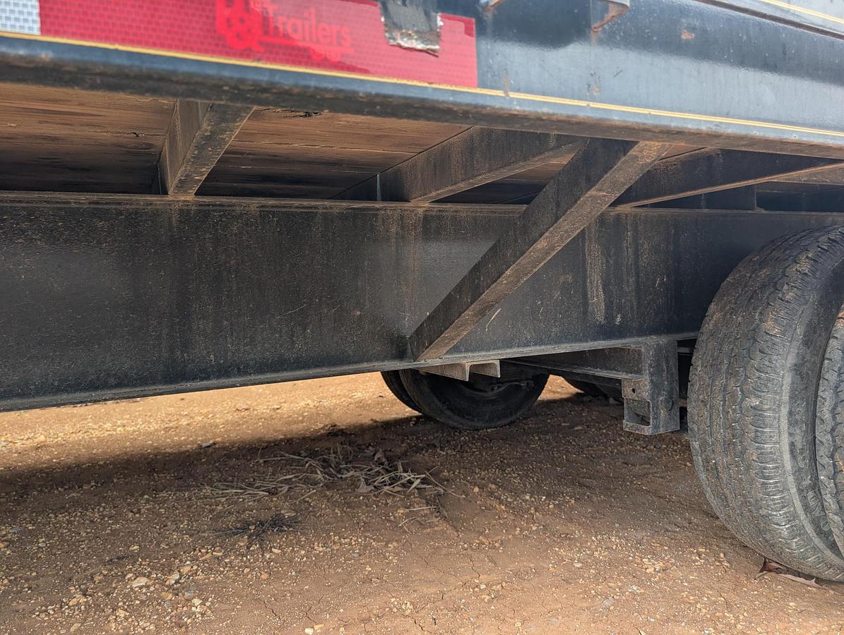 Used 2023 EAGLE 26 foot Gooseneck